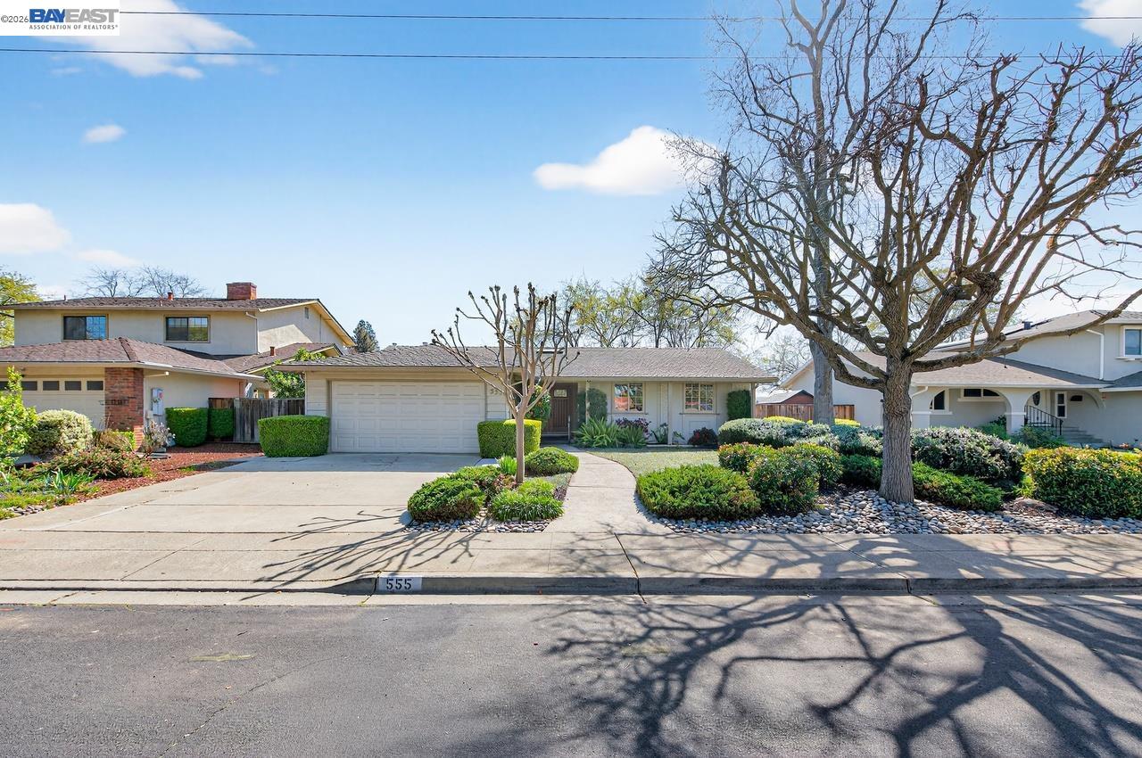 555 Ontario Dr