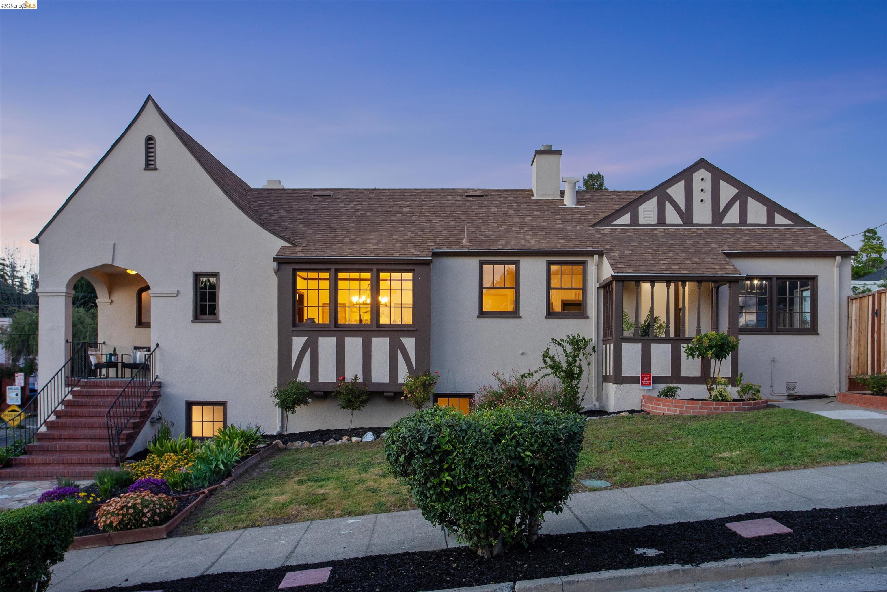 2900 Sheffield Ave
