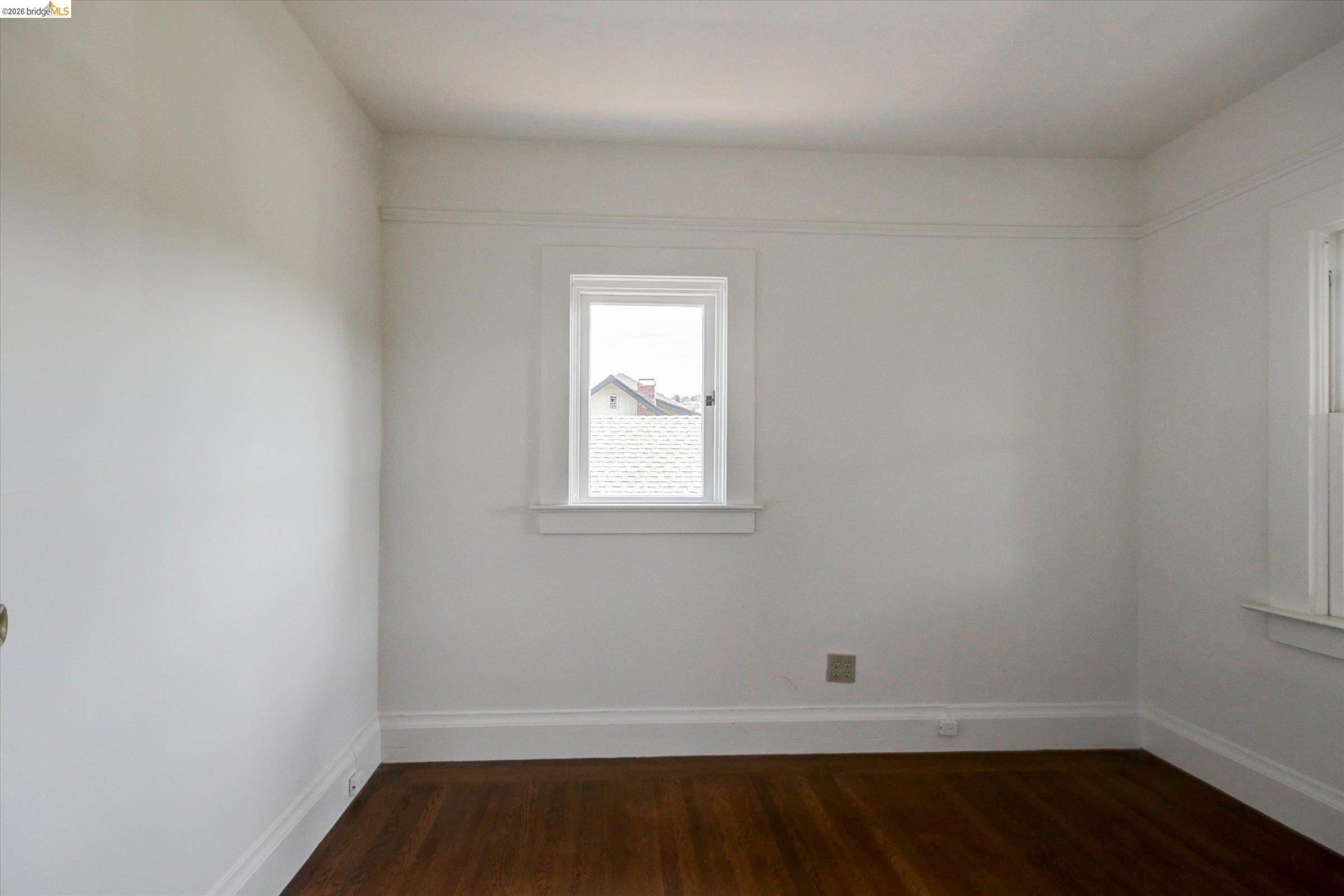 5570 Taft Ave