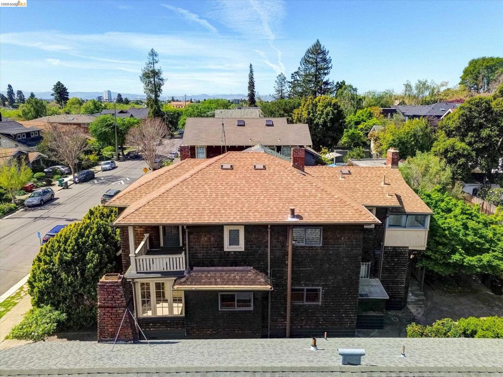 5570 Taft Ave