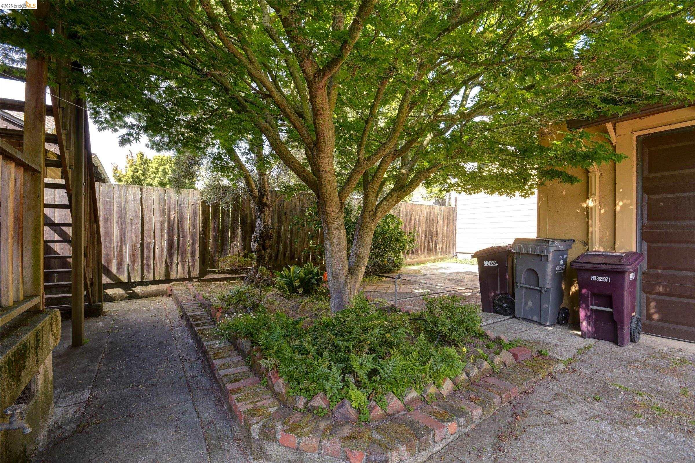 5570 Taft Ave