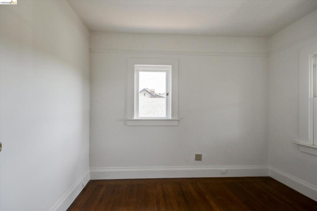 5570 Taft Ave