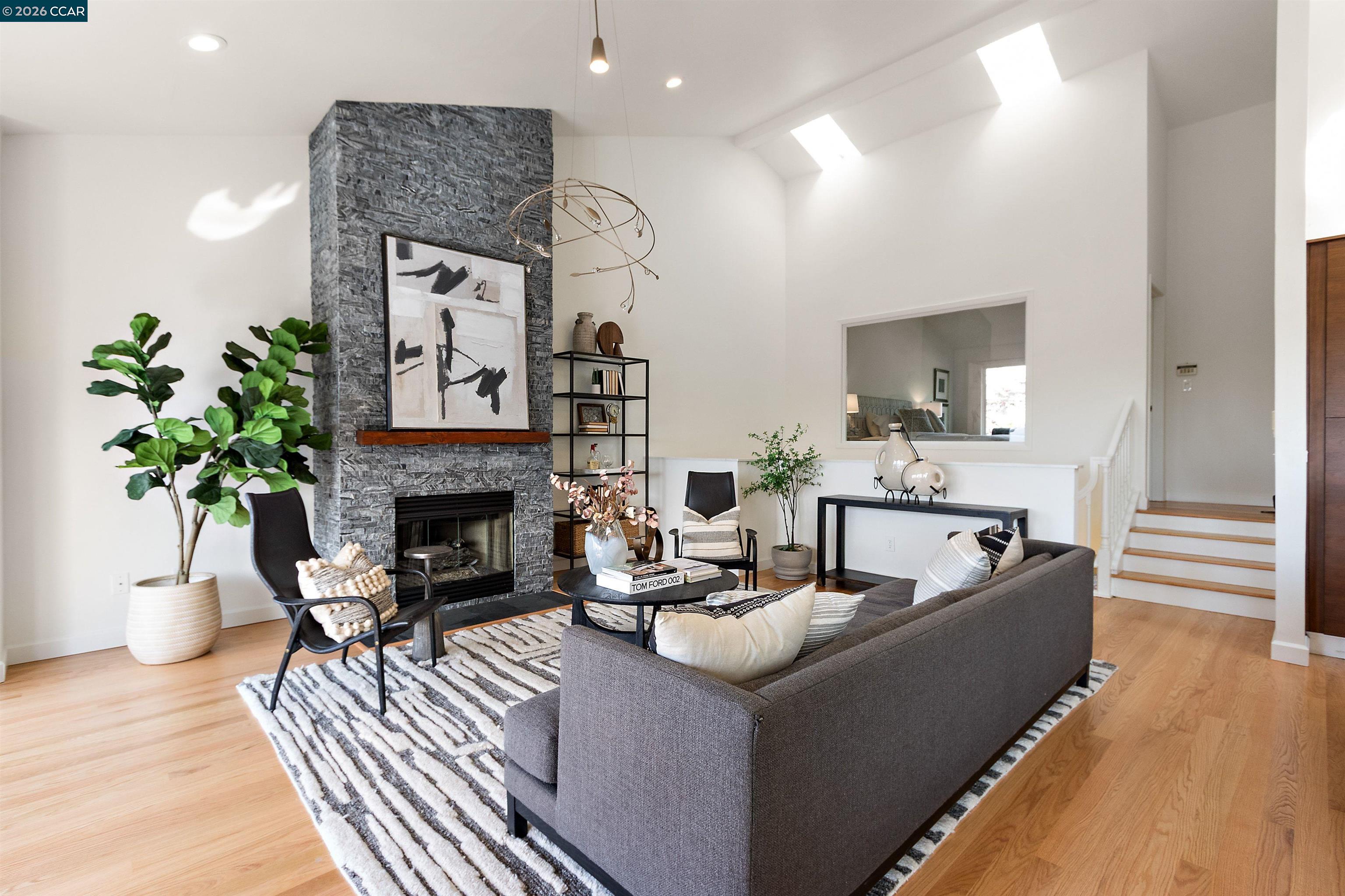 49 Starview Dr