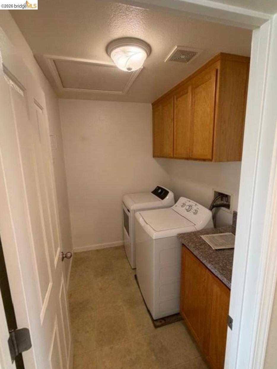 111 Tennyson Ct