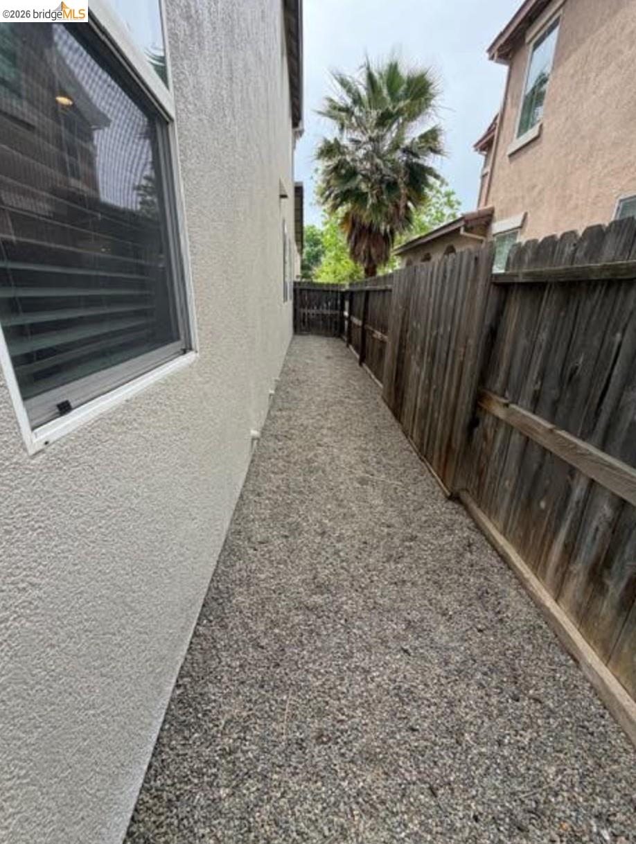 111 Tennyson Ct