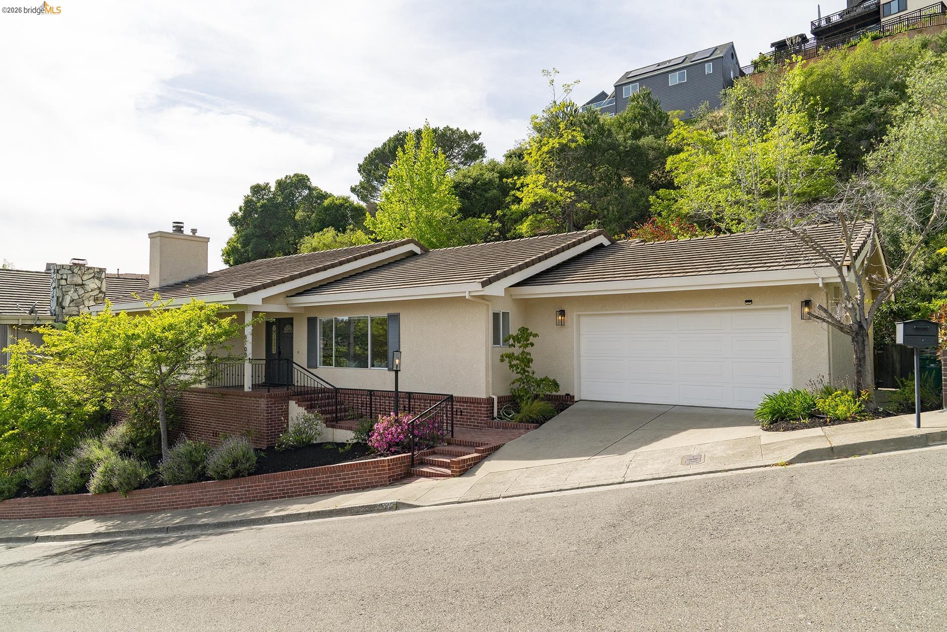 6109 Fairlane Dr