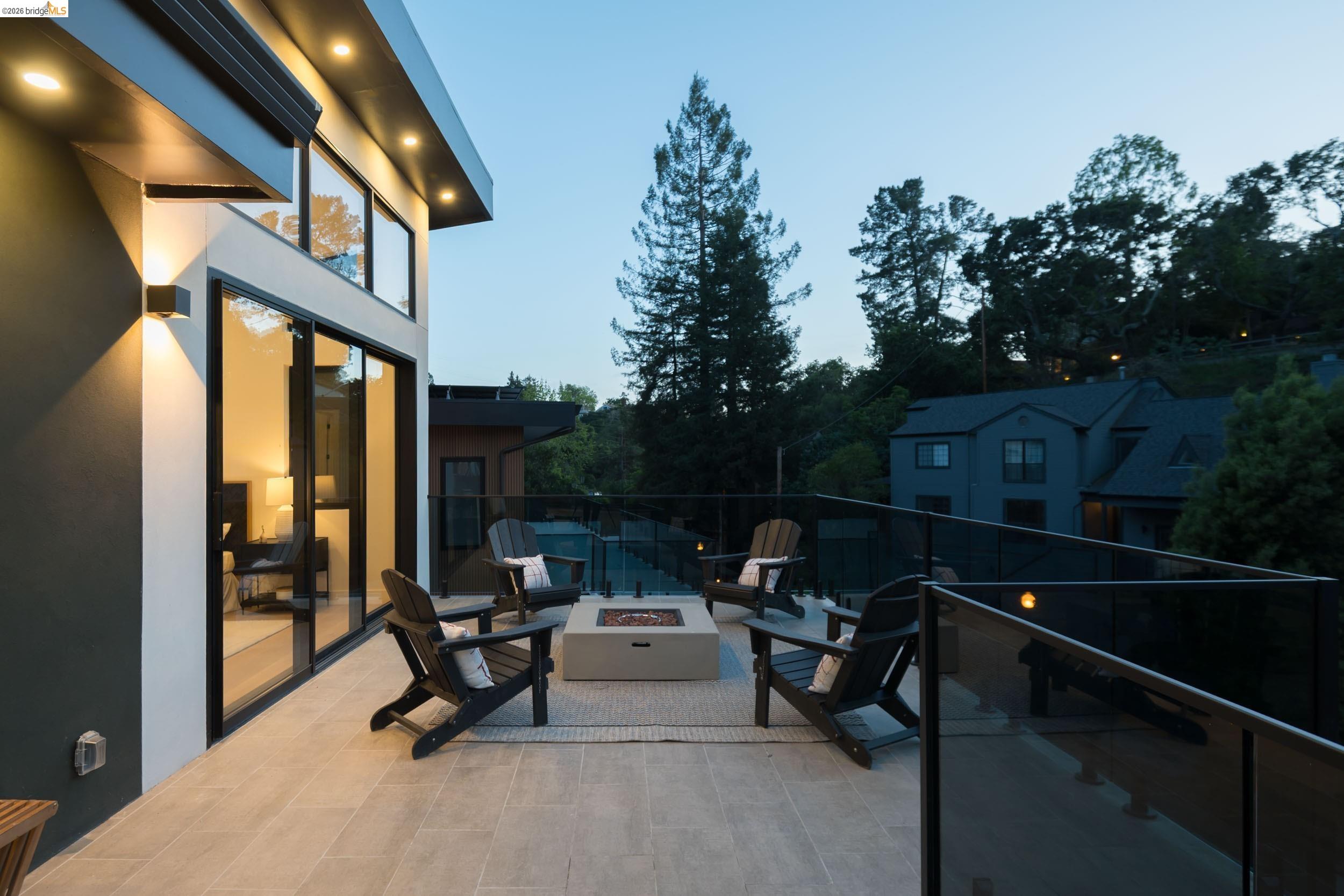 1675 Trestle Glen Rd