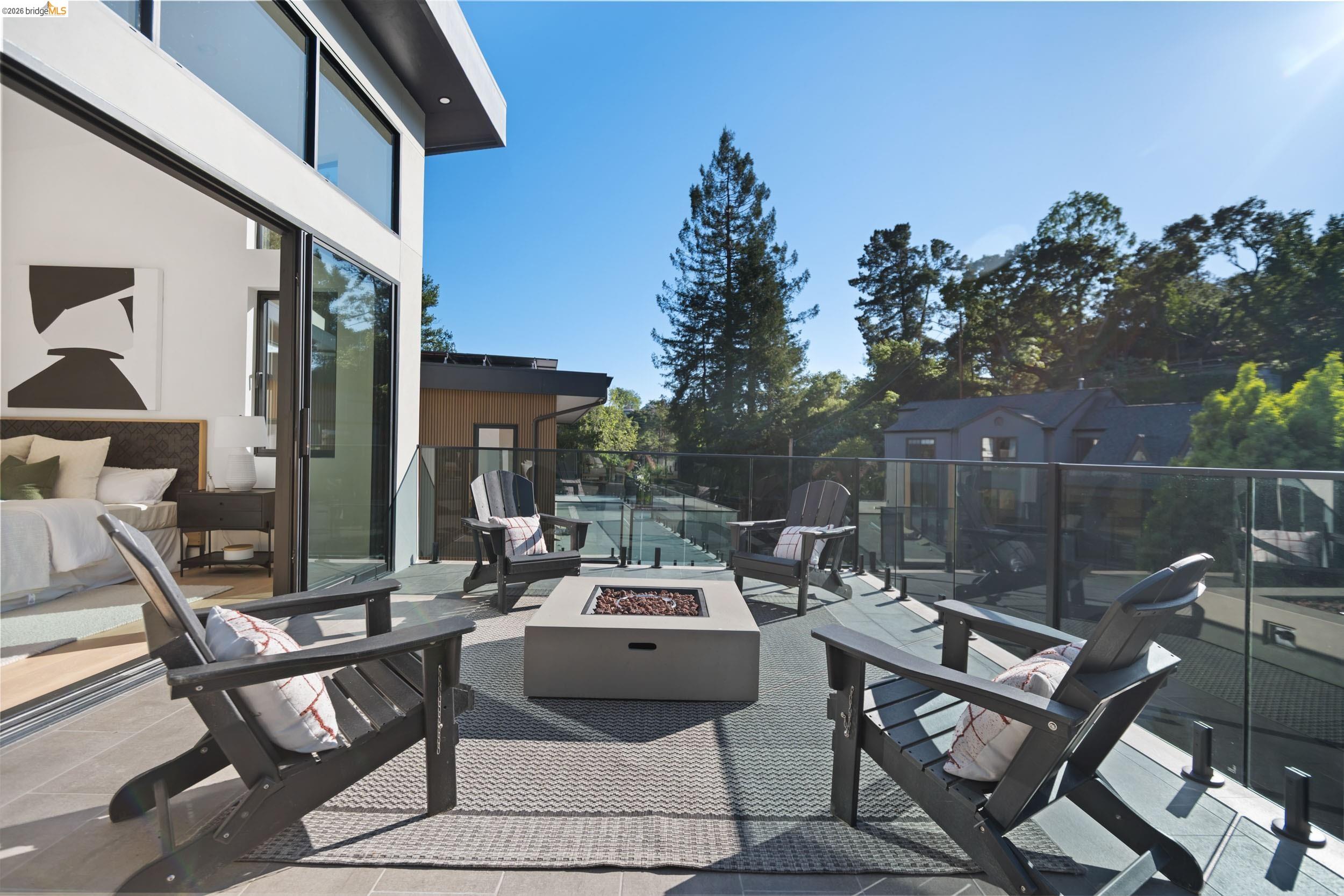1675 Trestle Glen Rd