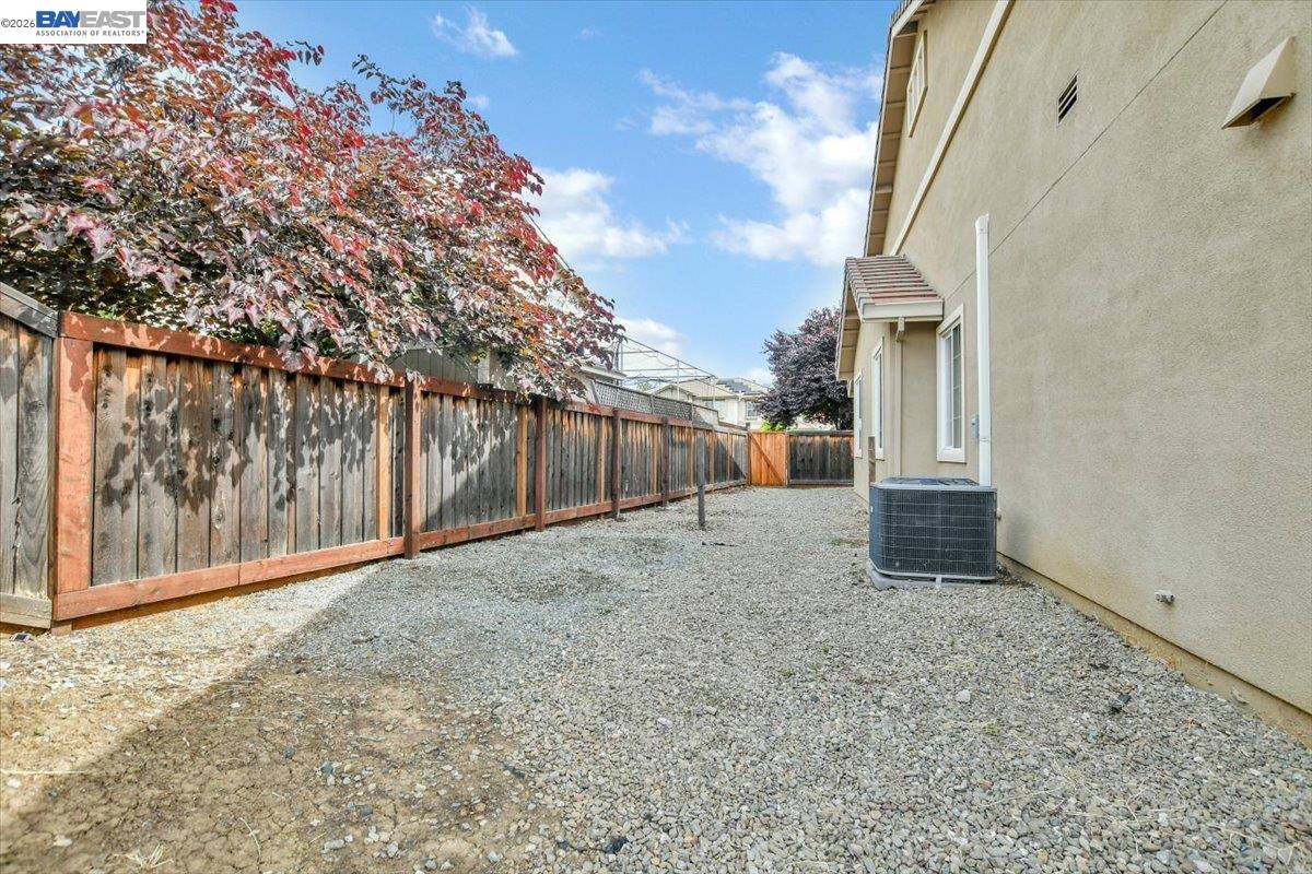 1600 Amber Ln