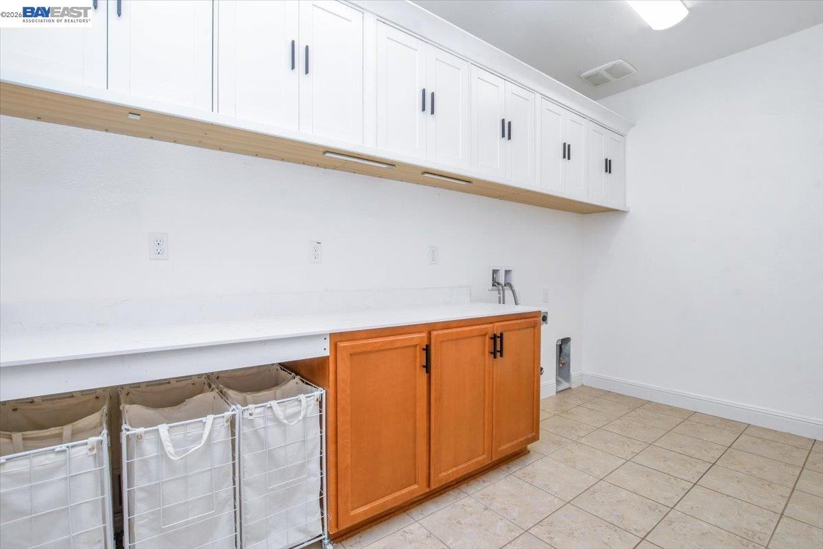 1600 Amber Ln