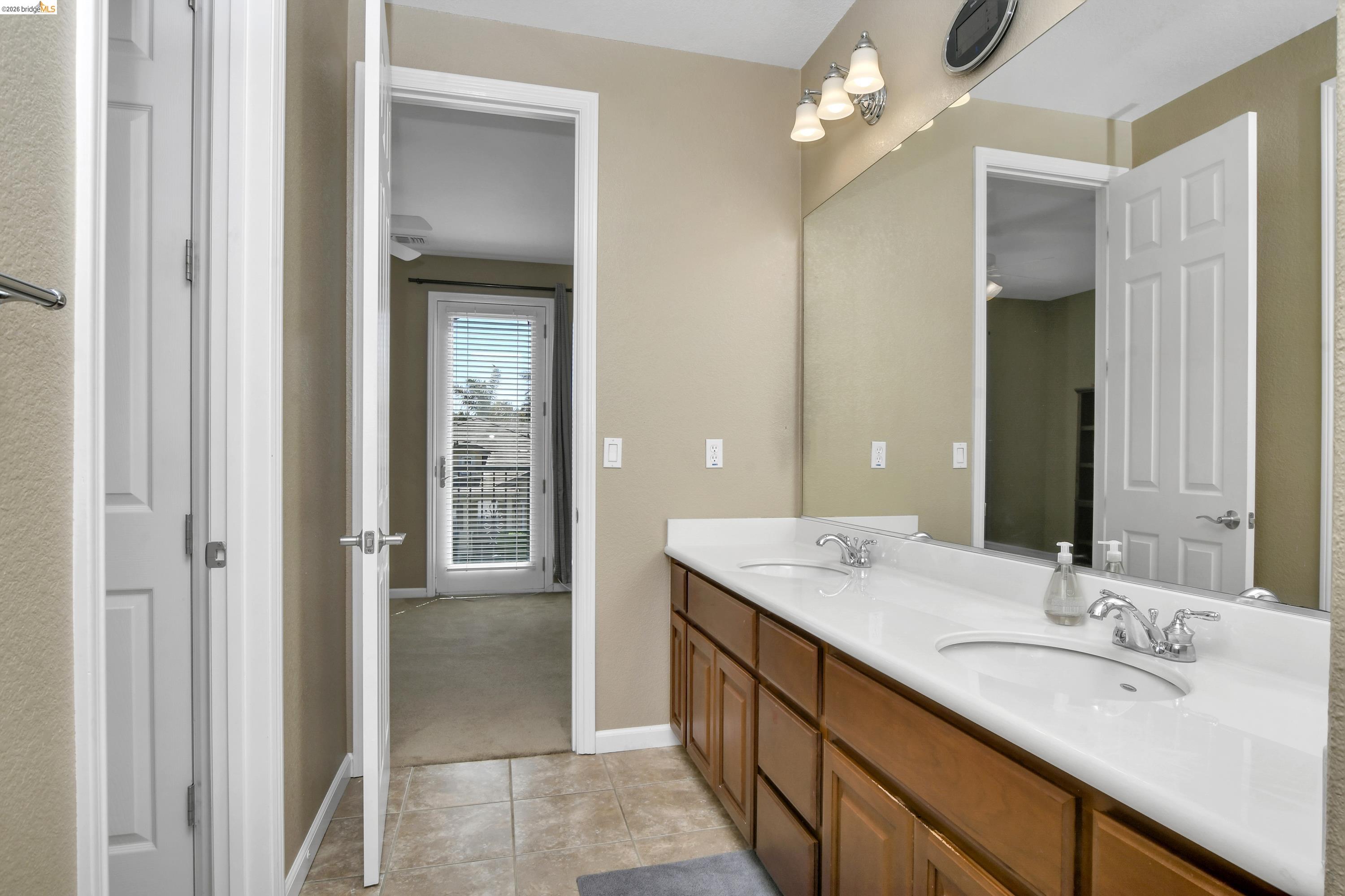 5563 Arcadia Cir