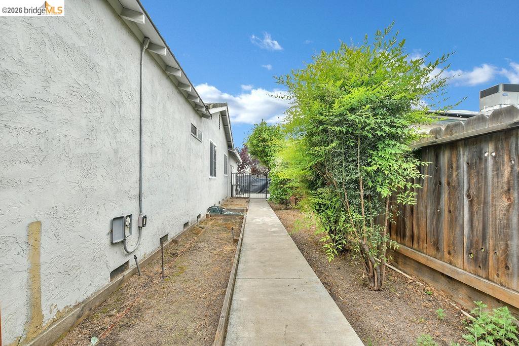1040 Kapareil Dr