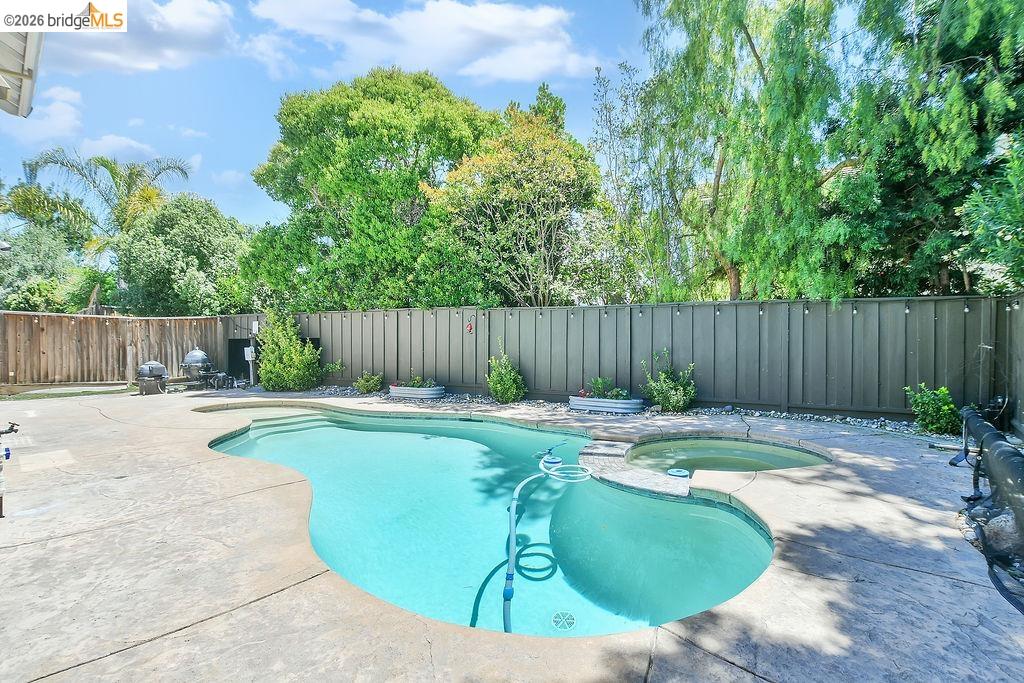 150 Trenton Cir