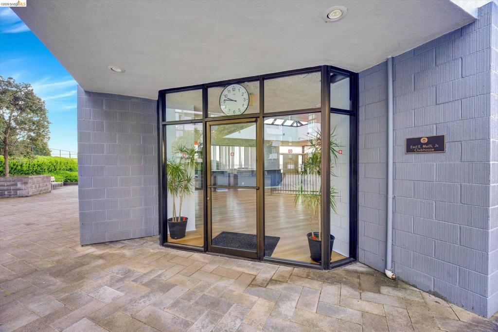 555 Pierce St 520
