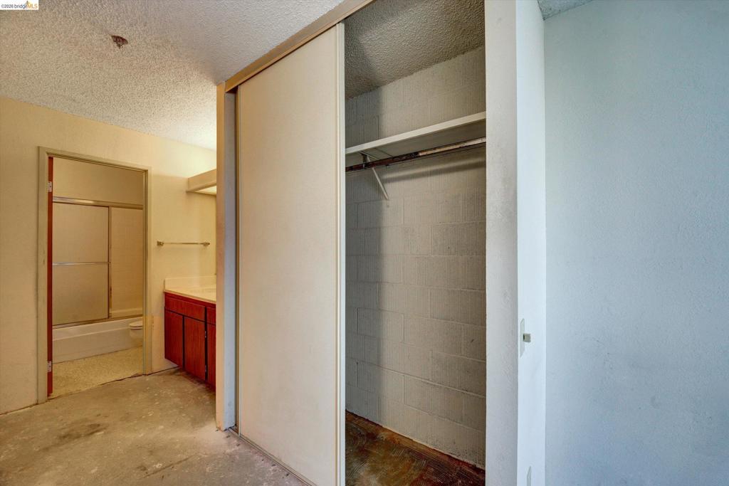 555 Pierce St 520
