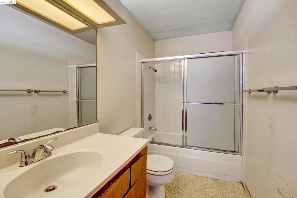 555 Pierce St 520