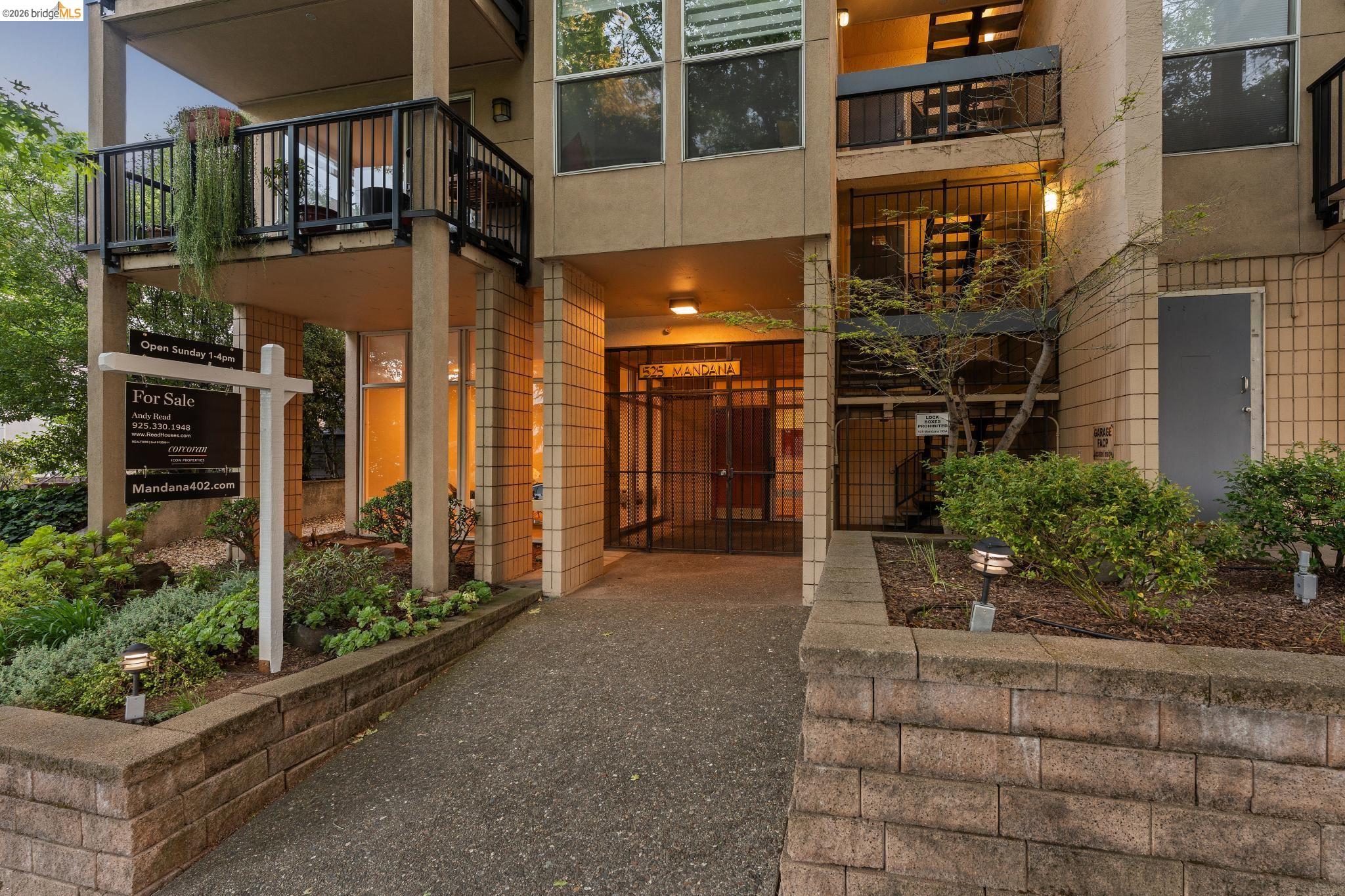 525 Mandana Blvd # 402