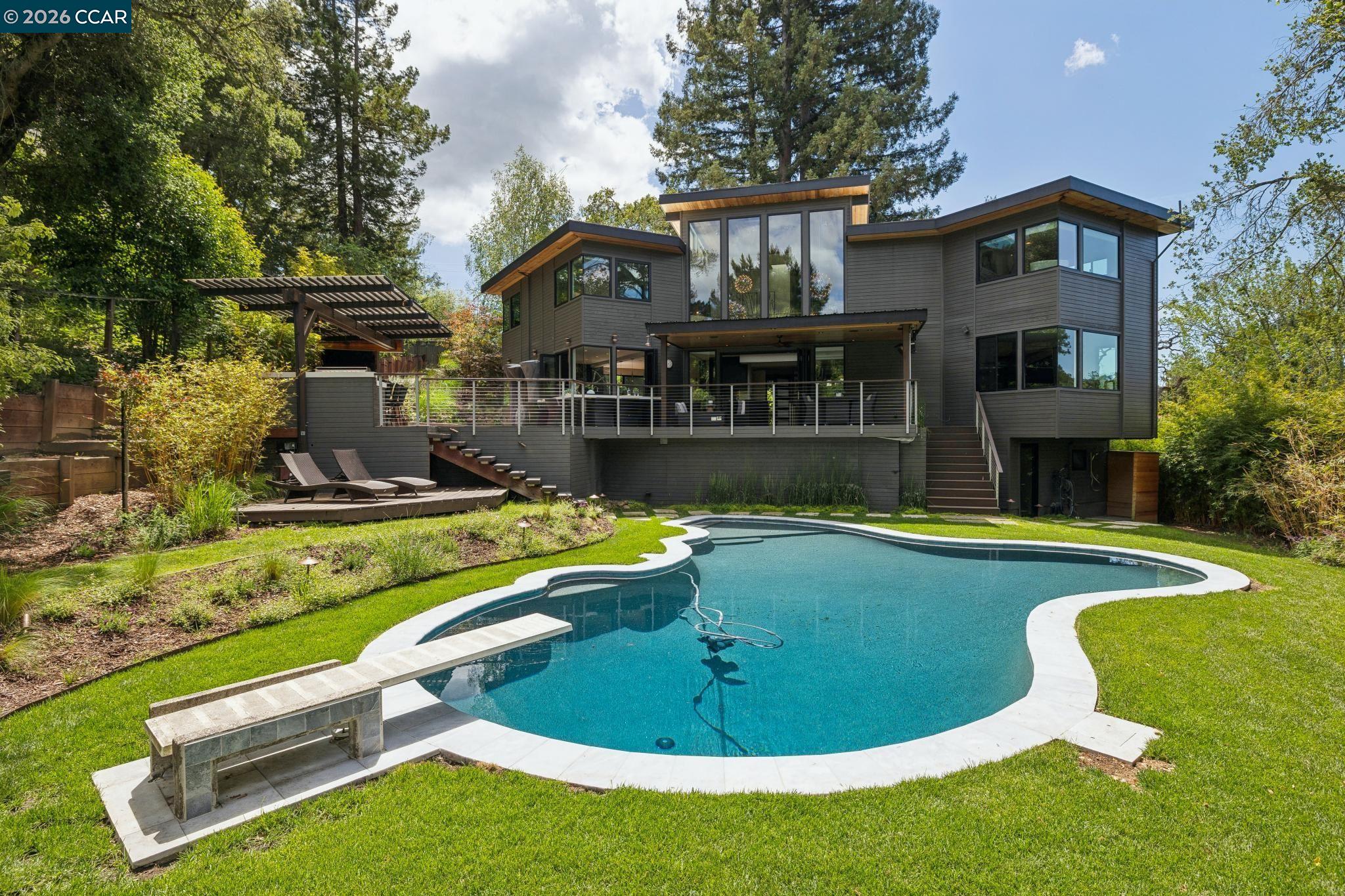 32 Los Dedos Road