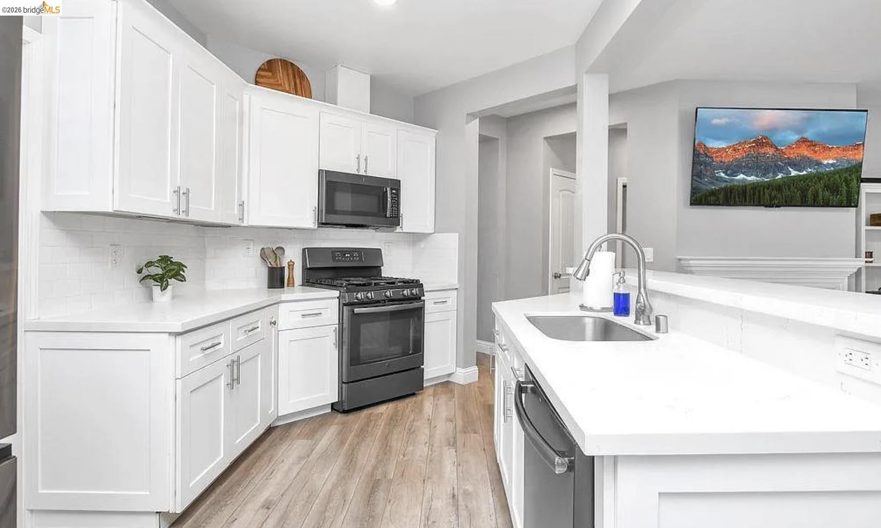 4010 Goleta Pl