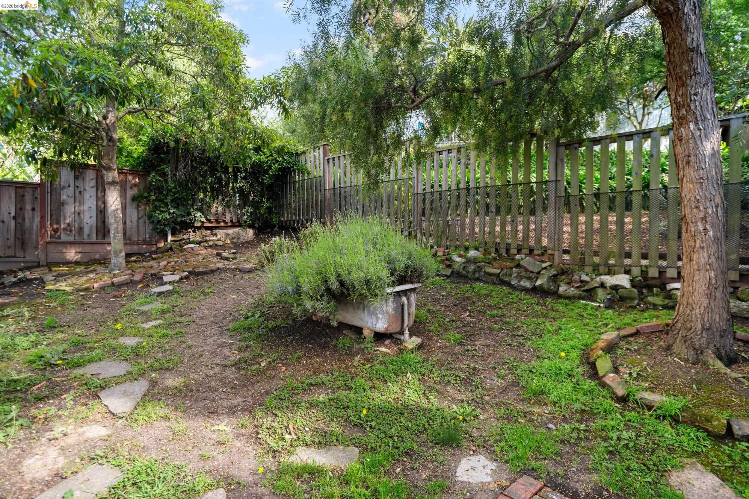 3756 Balfour Ave