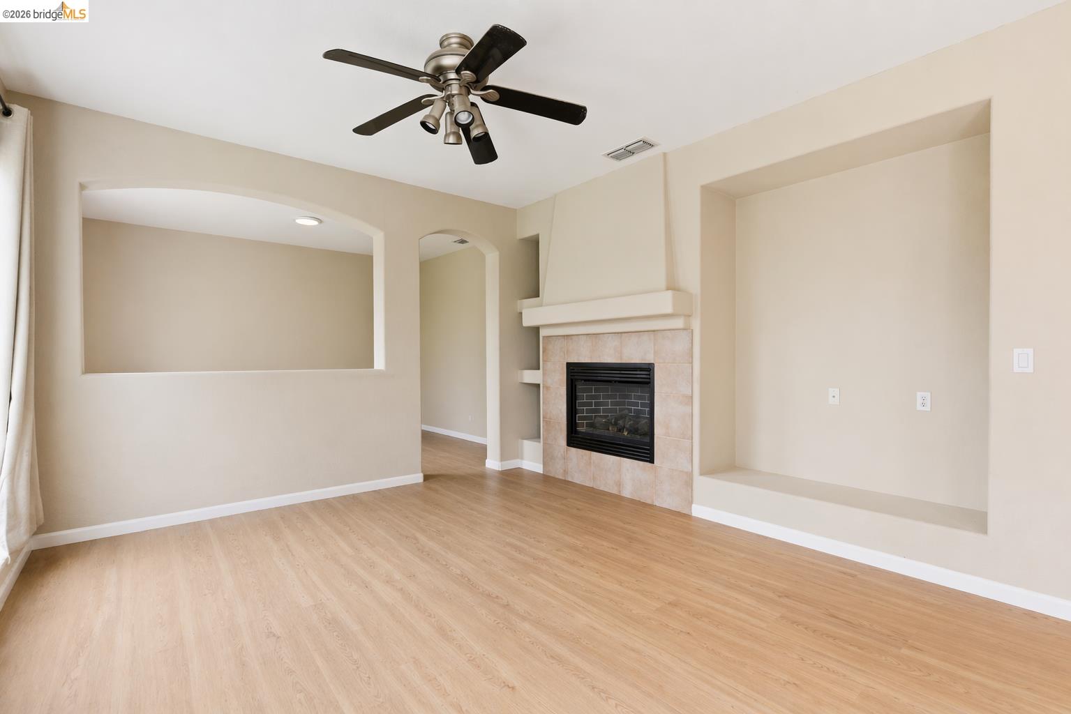2415 Crystal Way