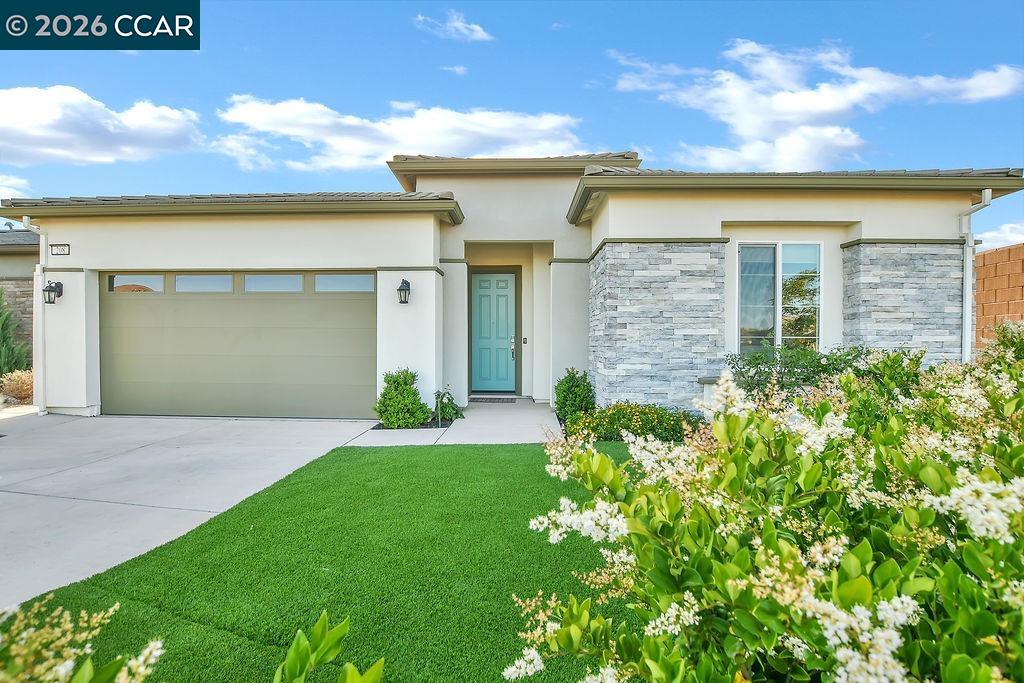 208 Chinook Dr