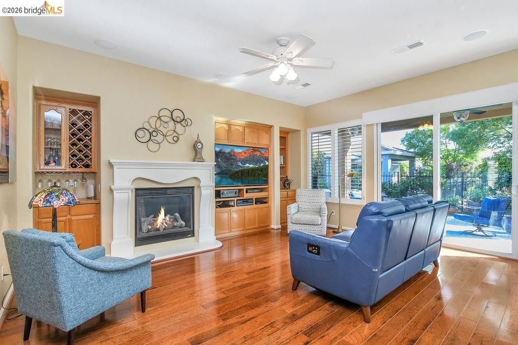 972 Centennial Dr
