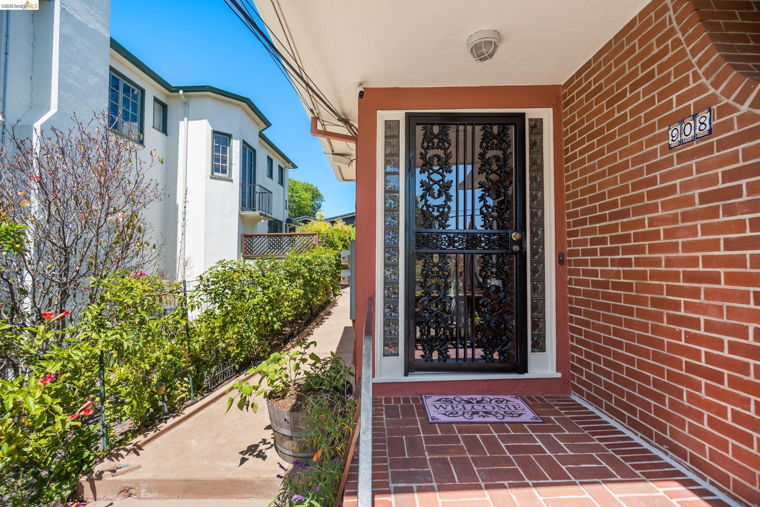 908 Prospect Ave