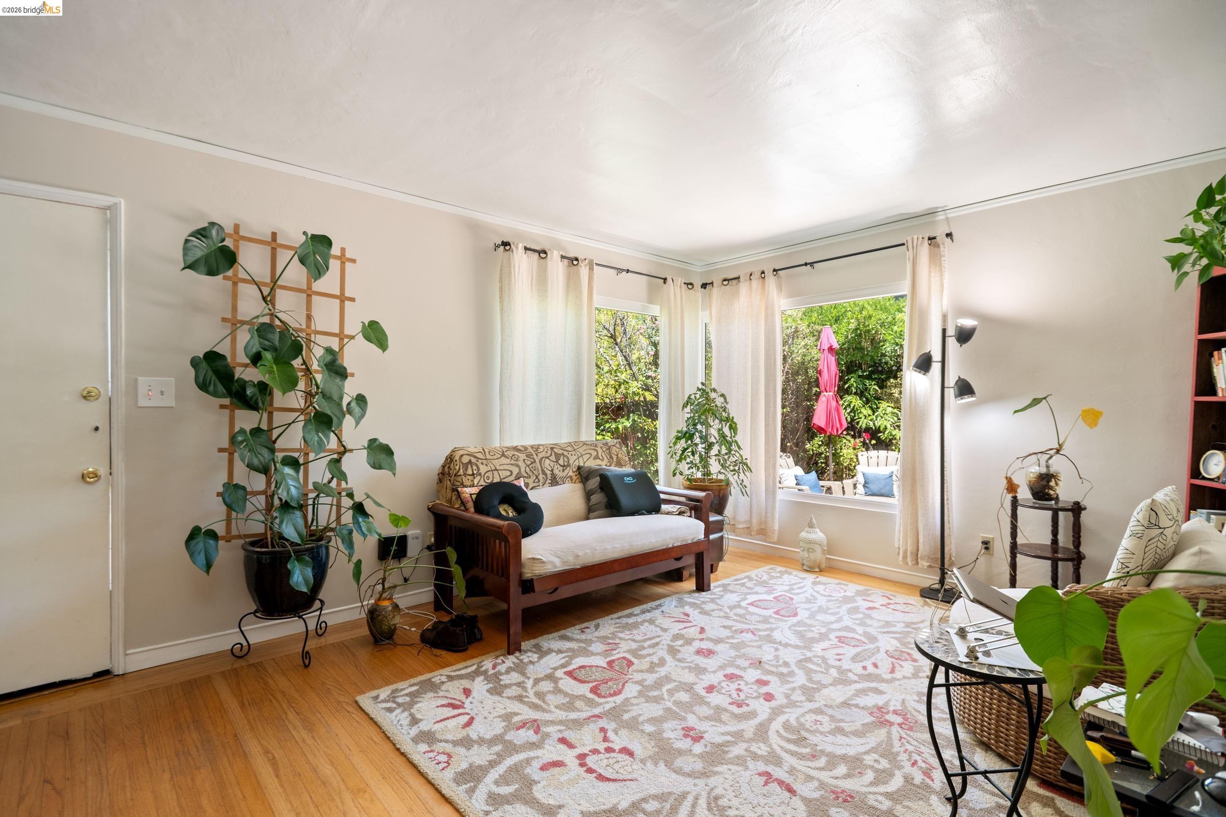 908 Prospect Ave