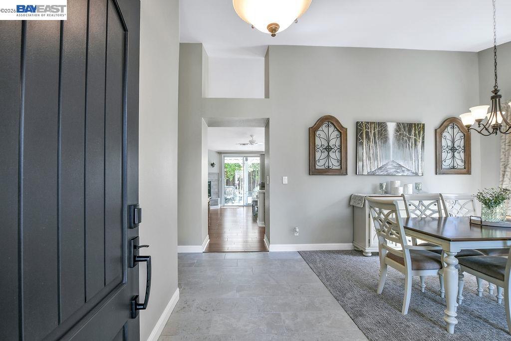 2294 El Monte Dr