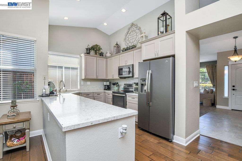 2294 El Monte Dr