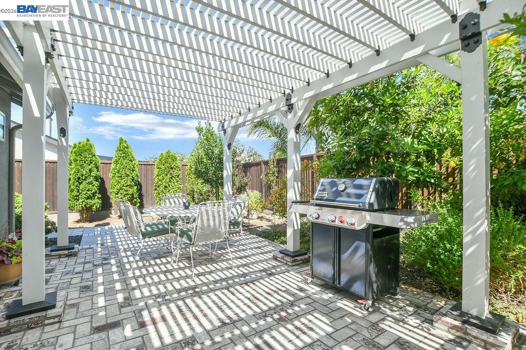 2294 El Monte Dr