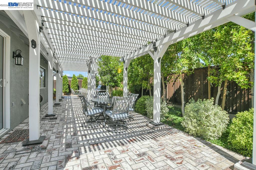 2294 El Monte Dr