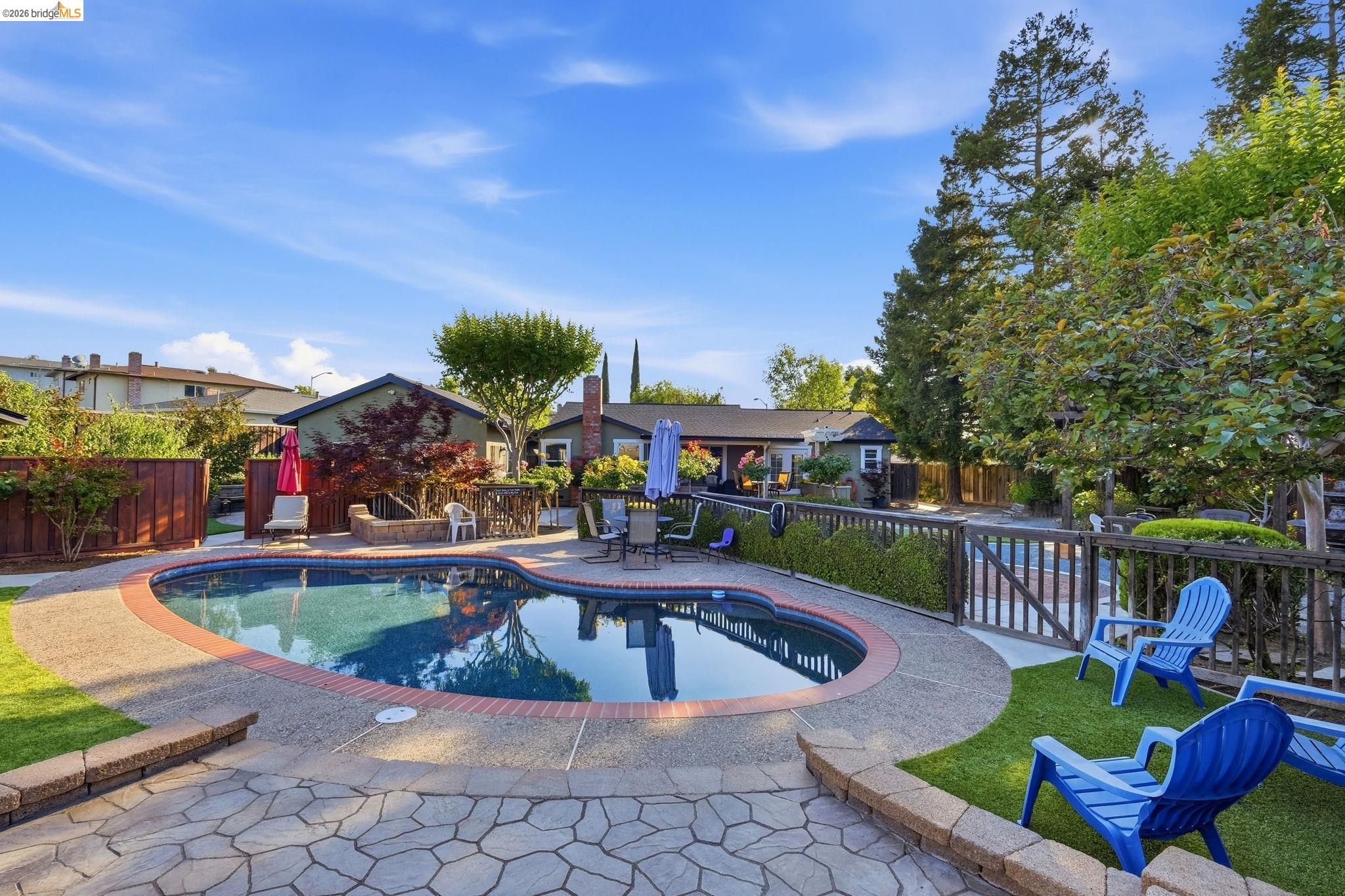 3309 Bluejay Dr