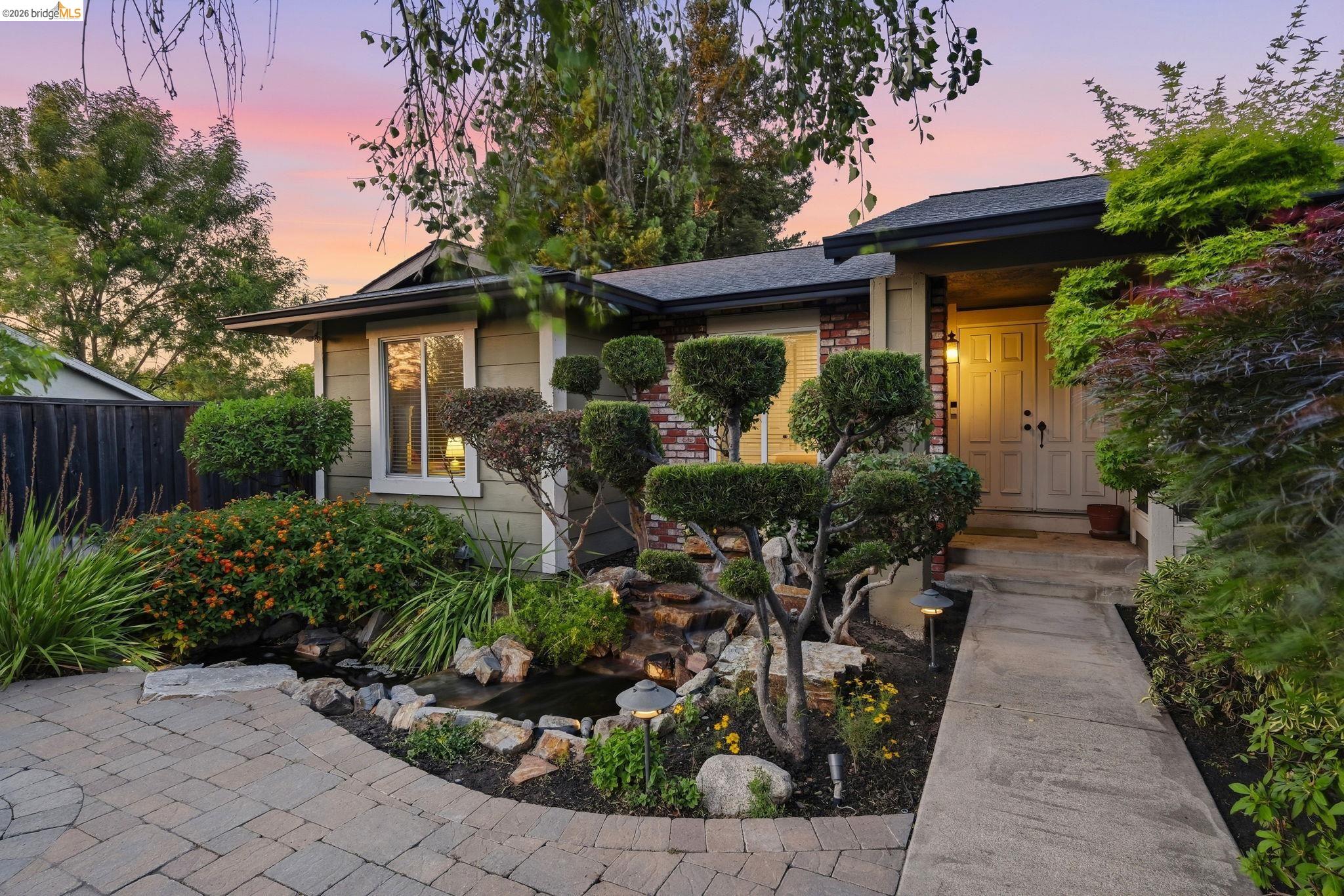 3309 Bluejay Dr