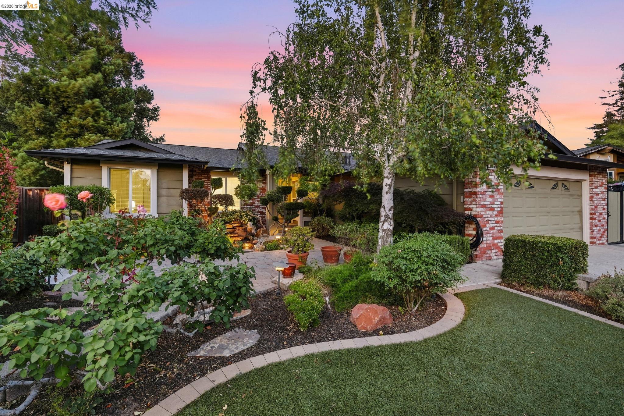 3309 Bluejay Dr
