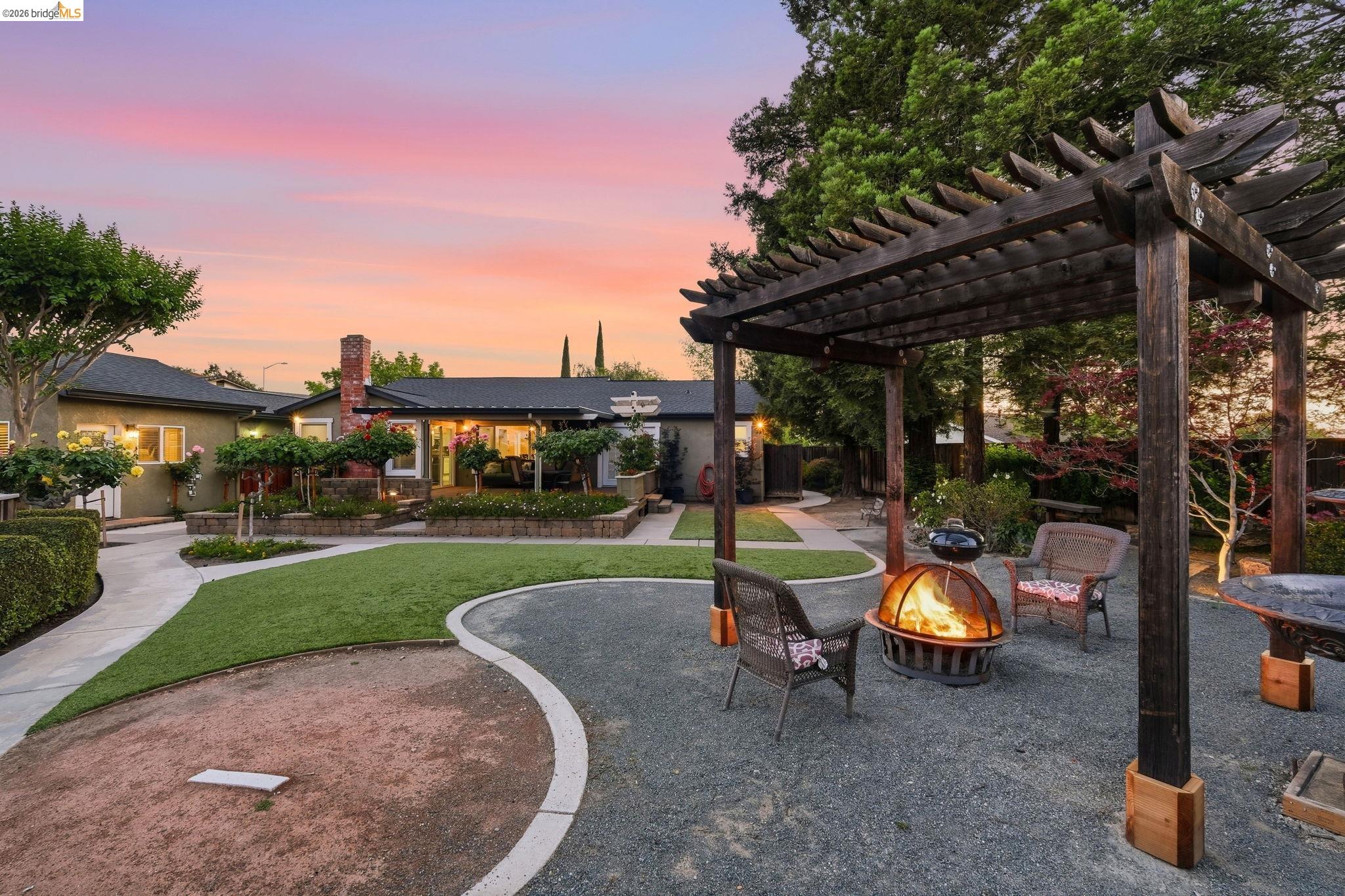 3309 Bluejay Dr