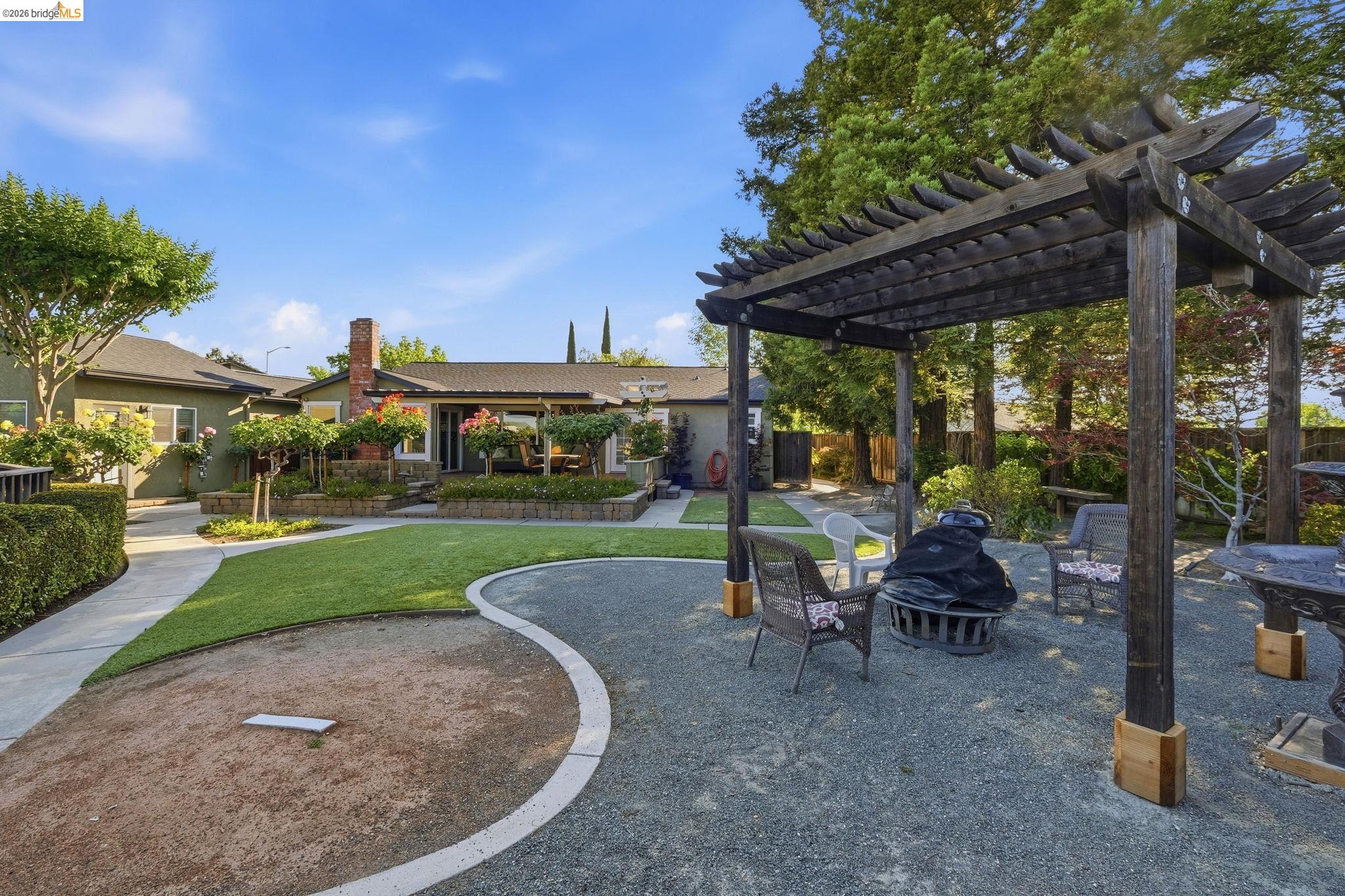 3309 Bluejay Dr