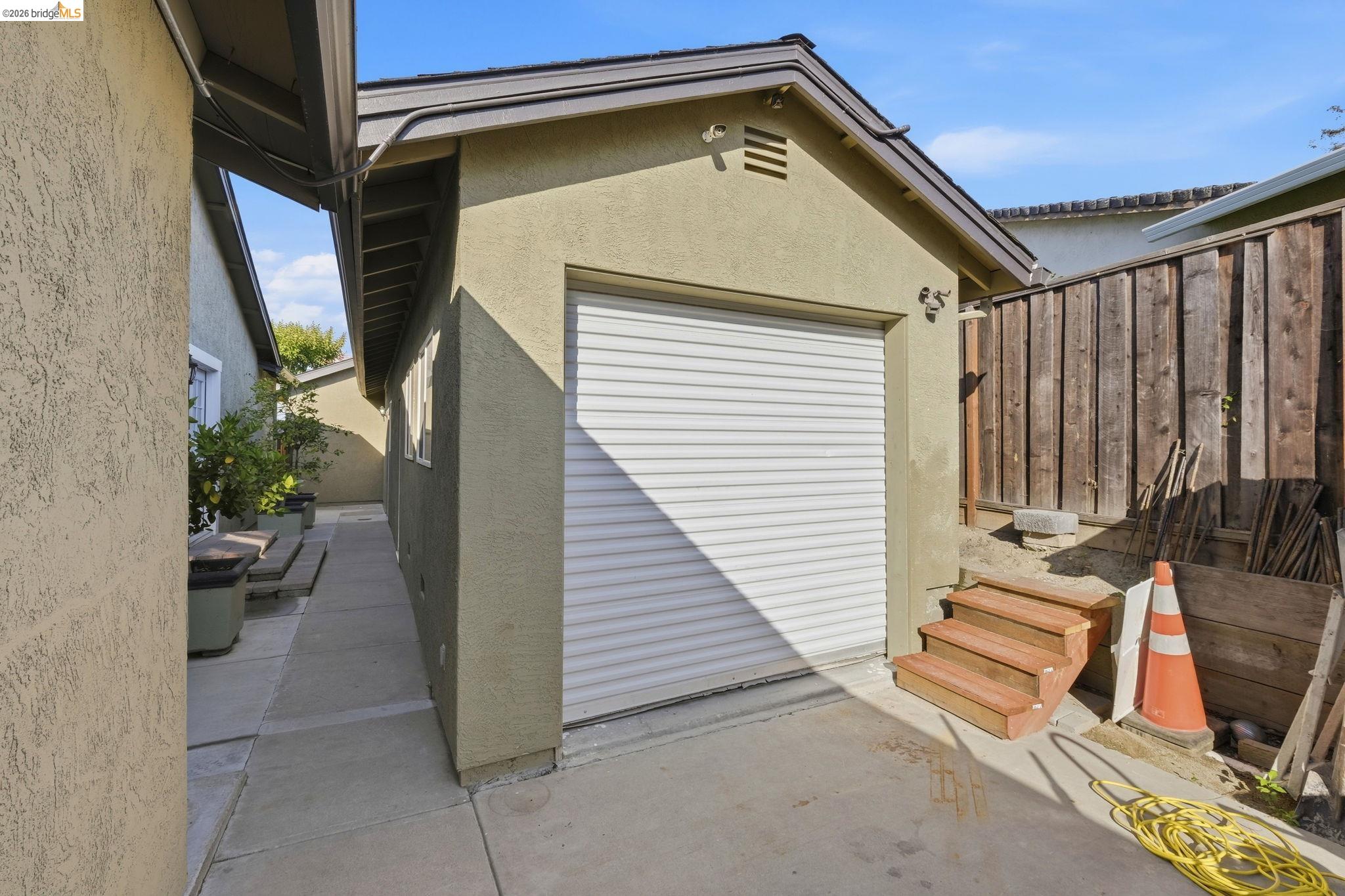 3309 Bluejay Dr