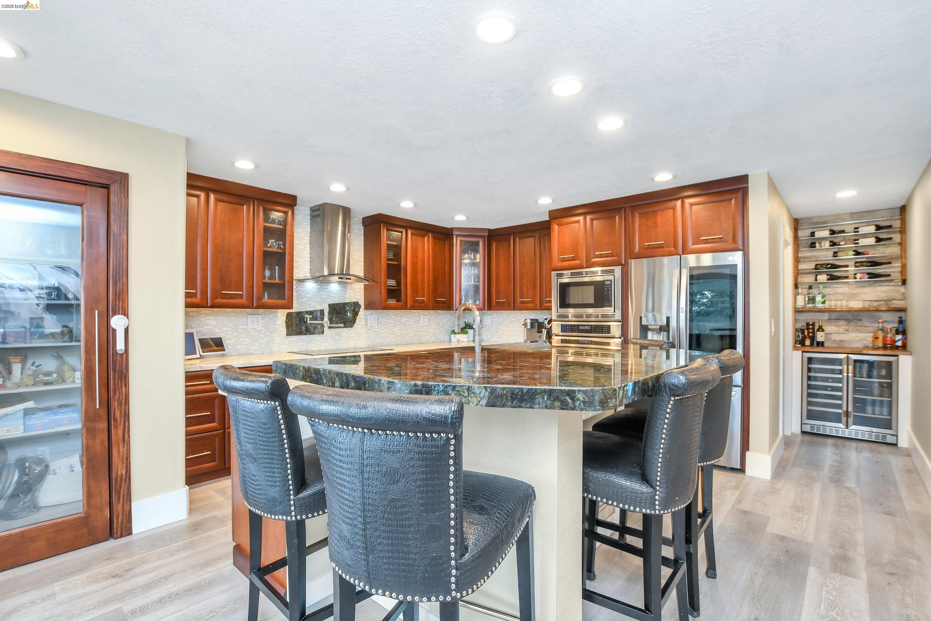 1432 Willow Lake Rd