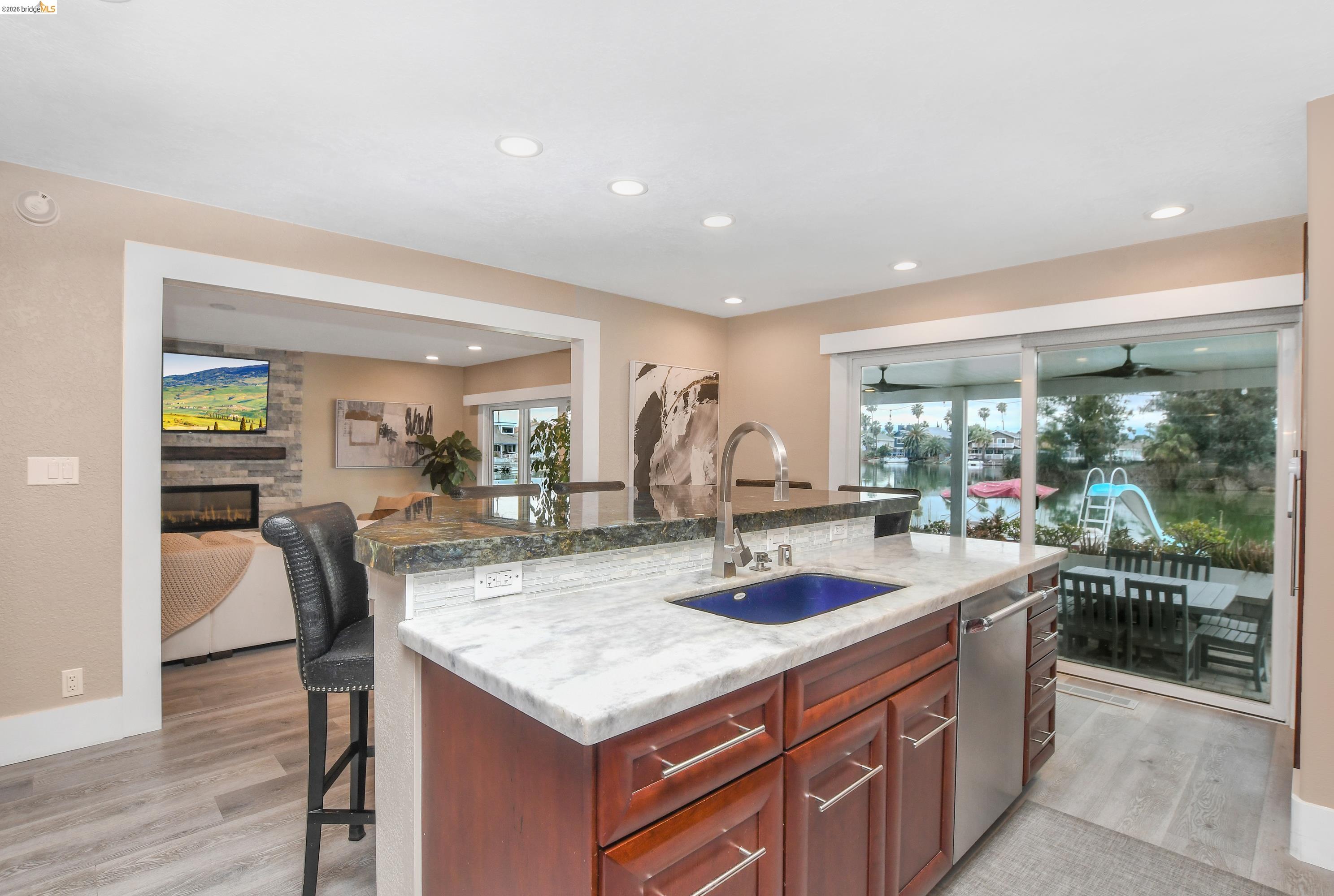 1432 Willow Lake Rd