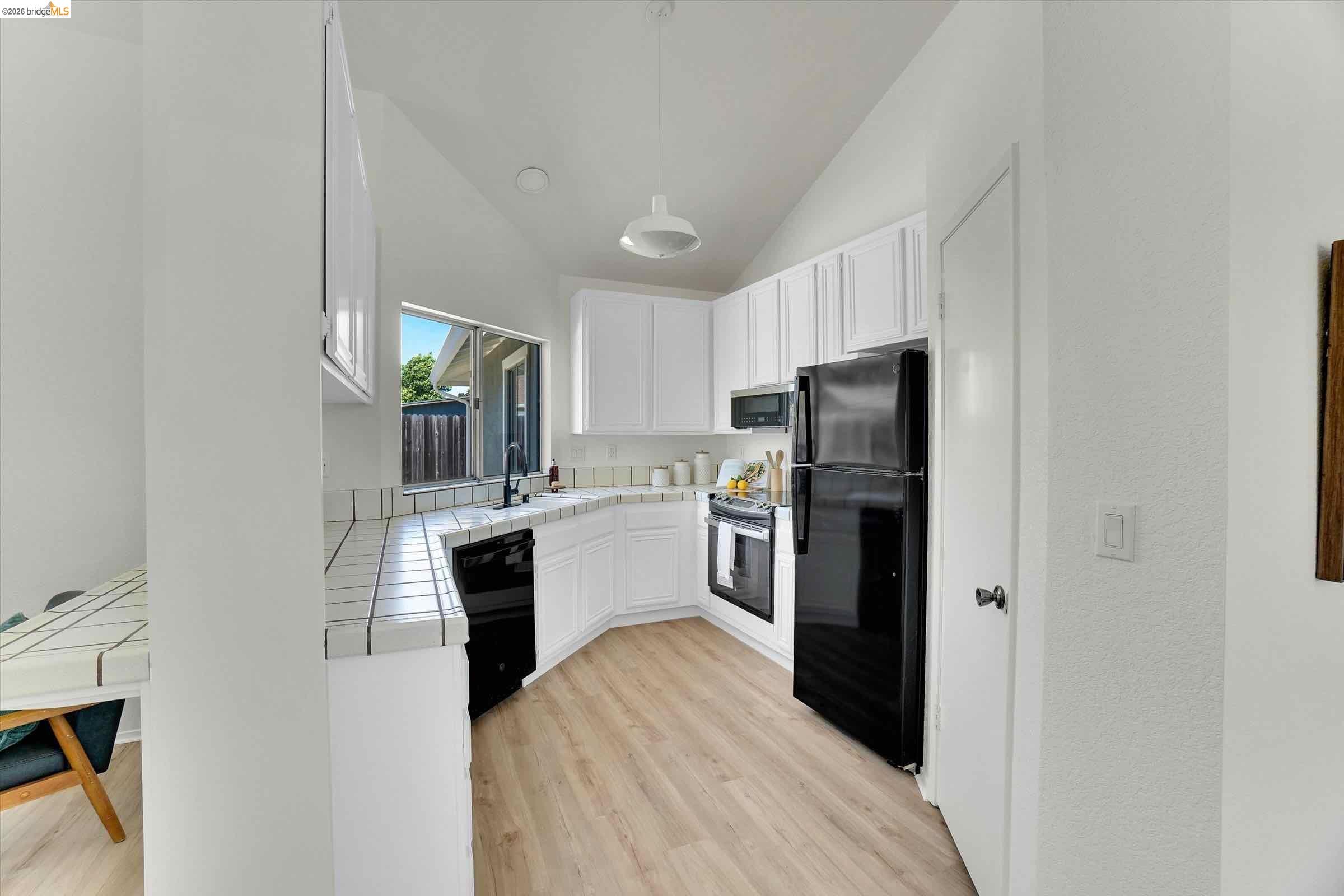 4900 Fairmont Ct
