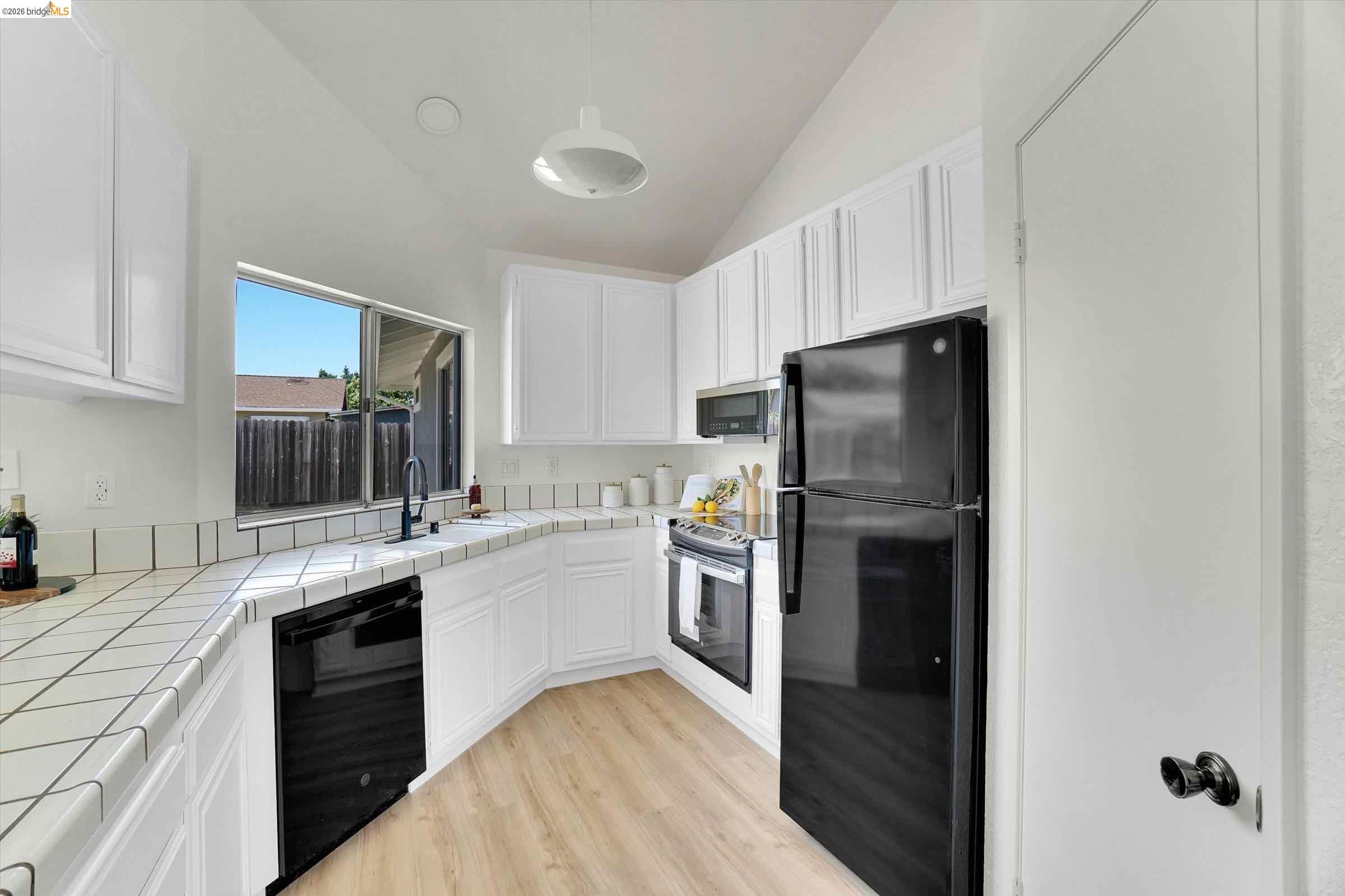 4900 Fairmont Ct