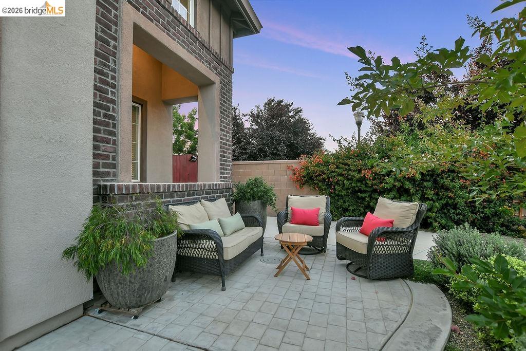 183 Avery Ct