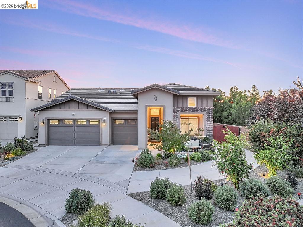 183 Avery Ct