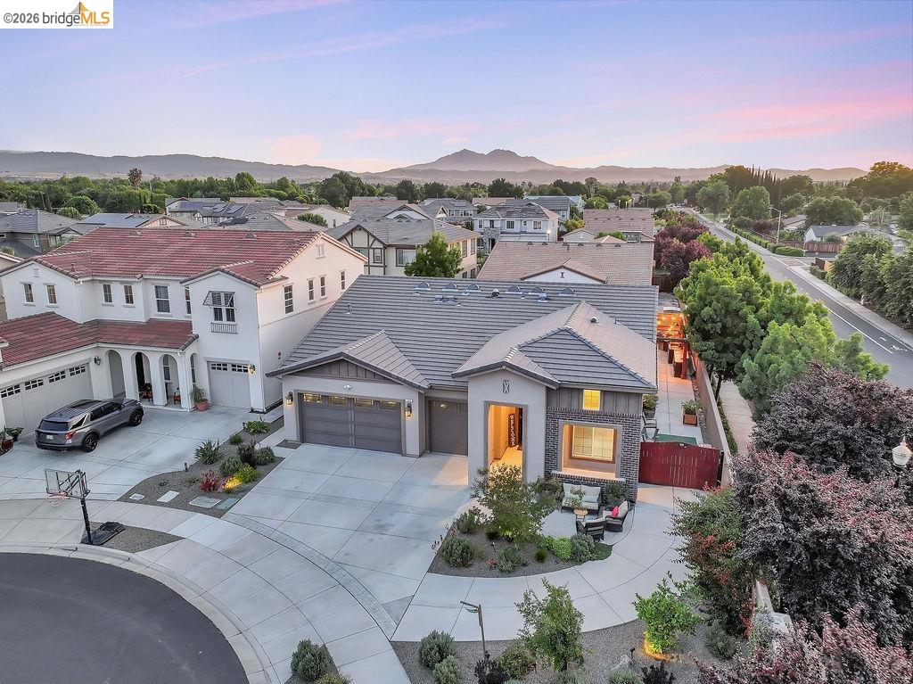 183 Avery Ct