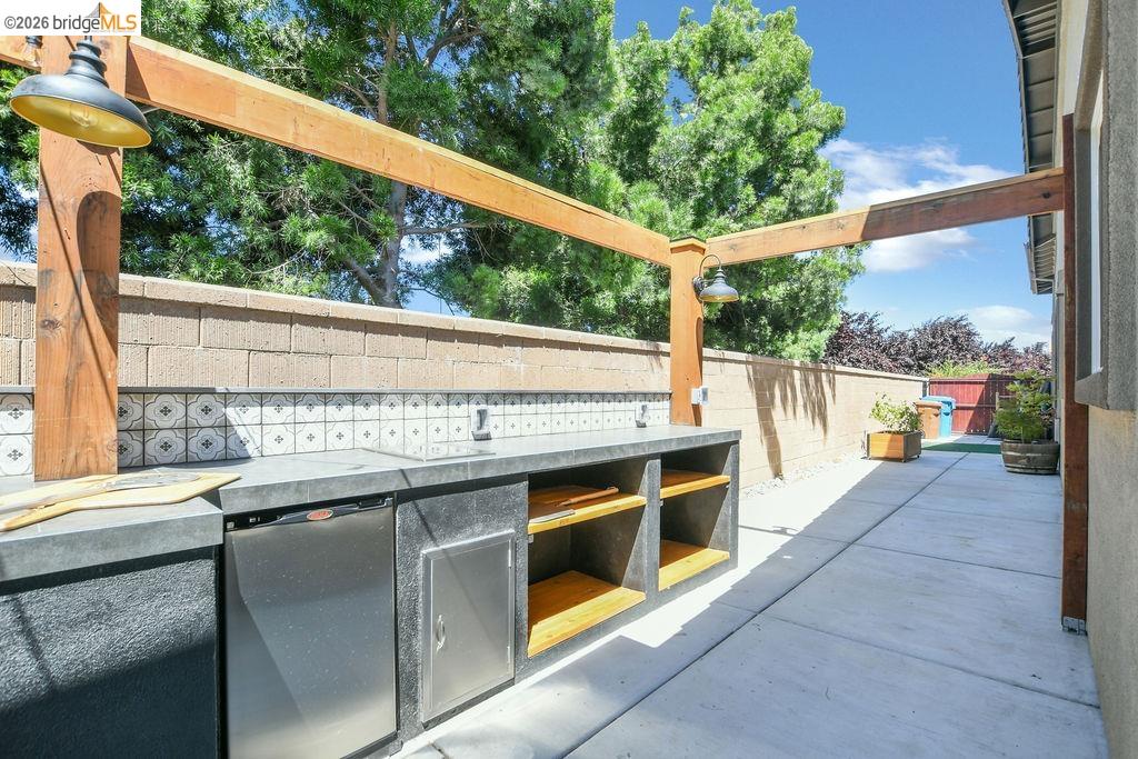 183 Avery Ct