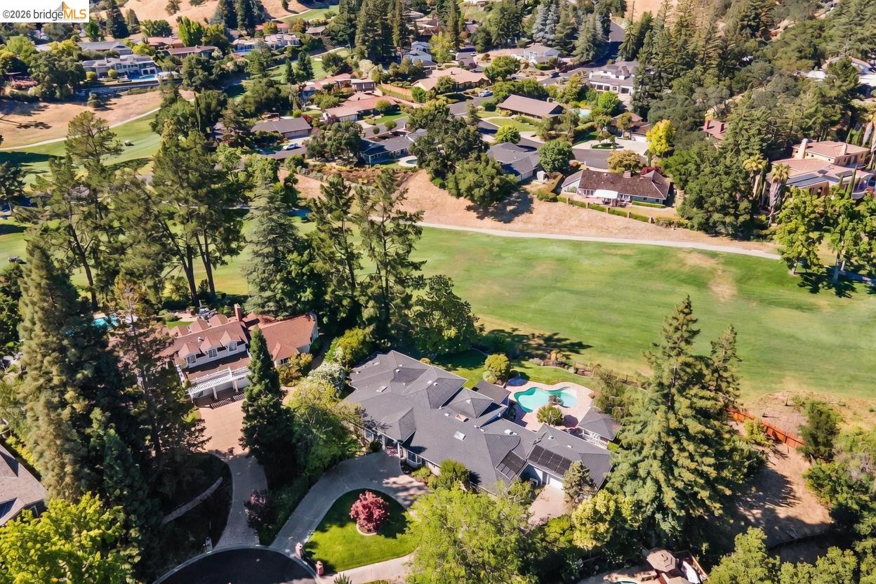 44 Squire Ct