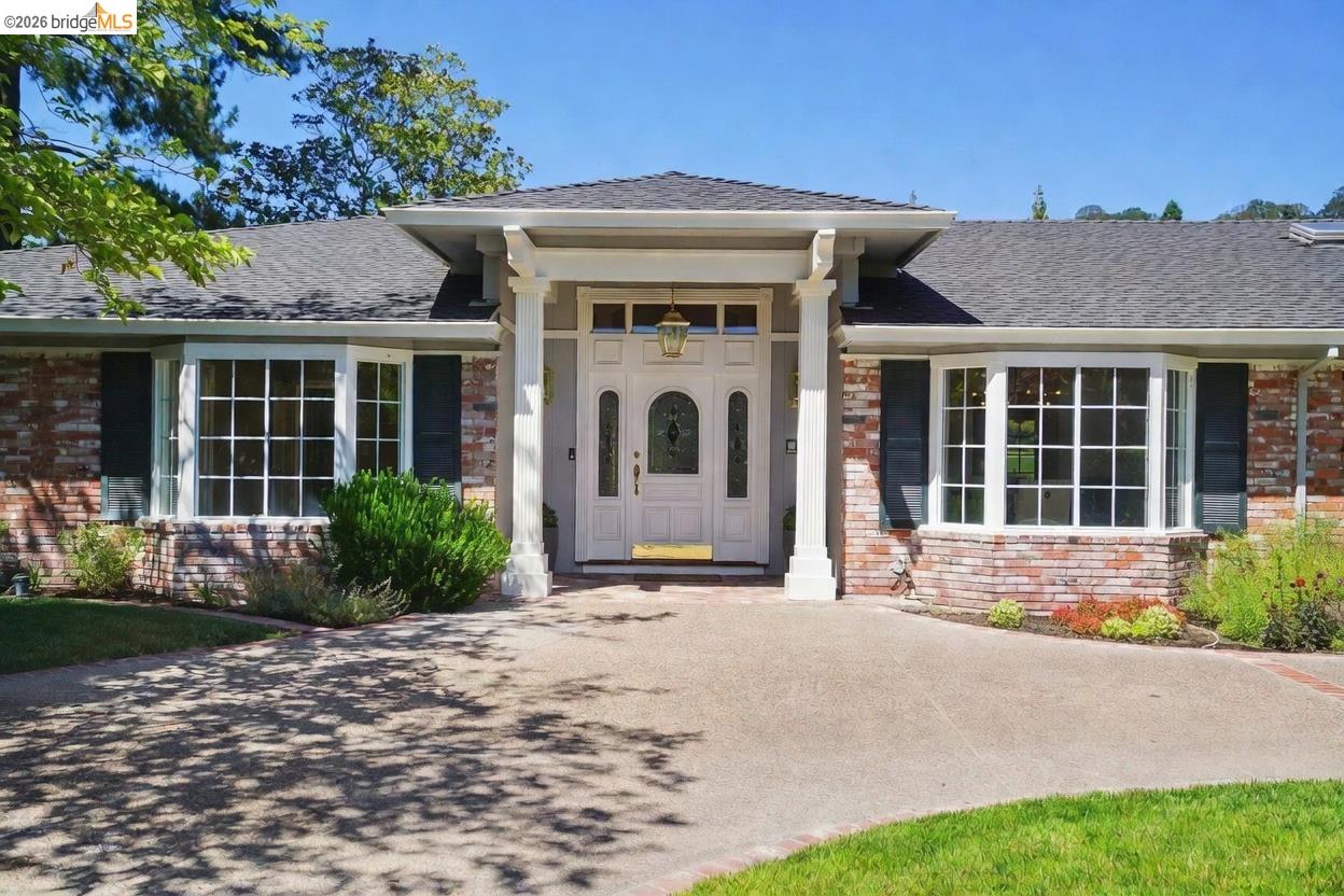 44 Squire Ct