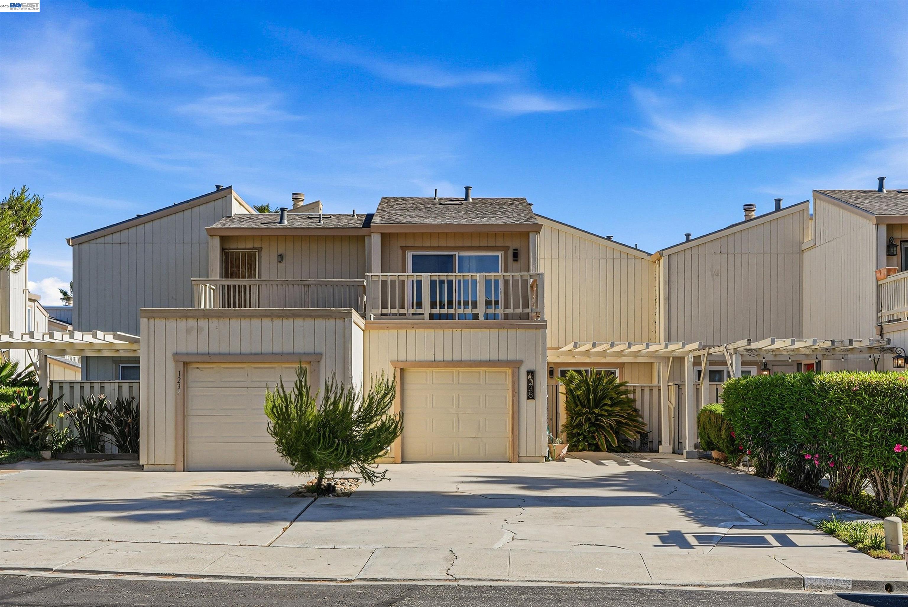 1235 Marina Cir